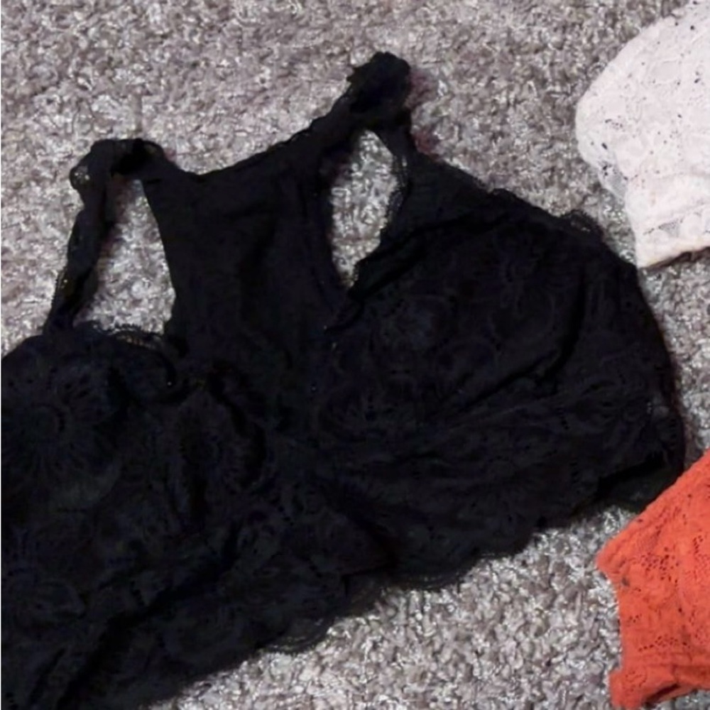 Aerie Black V-Neck Bra with Ruched Detail